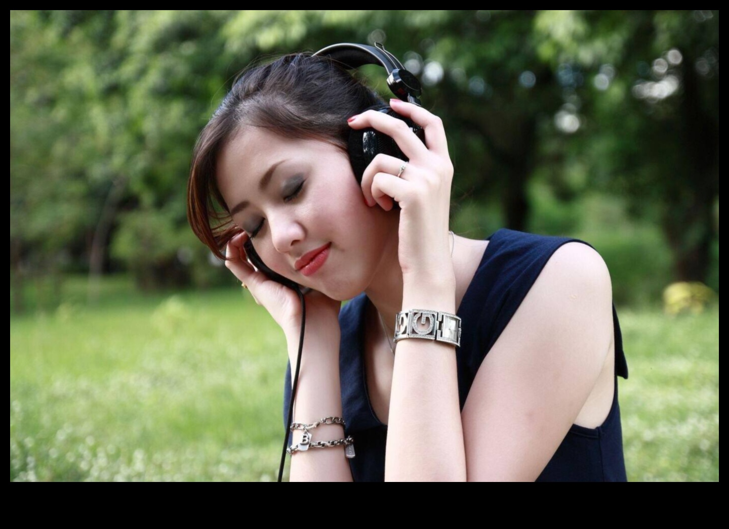 מנגינות מודעות: מסע מוזיקלי לטכניקות הרפיה