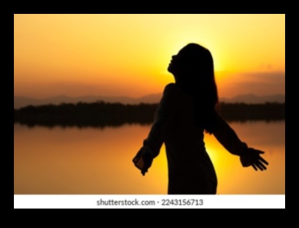 שקיעה שלווה: תלבושות קיץ שלווה לטיולי ערב