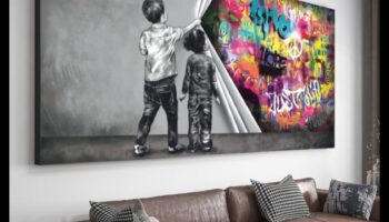 אפוסי דיו: יצירות מופת שנחשפו על קנבס הגב שלך