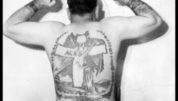 מורשת סיילור: ניווט בעולם הקעקועים המסורתיים