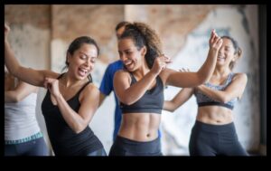 תחנת חיבור חברתי: בניית מערכות יחסים באמצעות פעילות גופנית קבוצתית